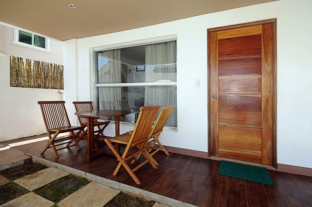 Bluewaves Westcliff Villa Balabag  ภายนอก รูปภาพ