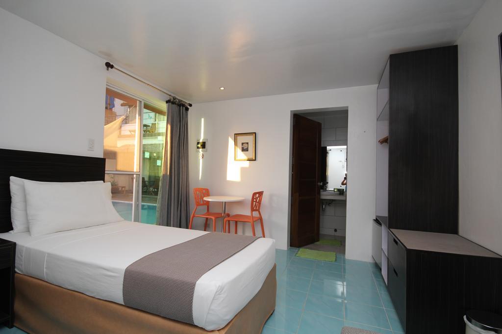 Bluewaves Westcliff Villa Balabag  ภายนอก รูปภาพ