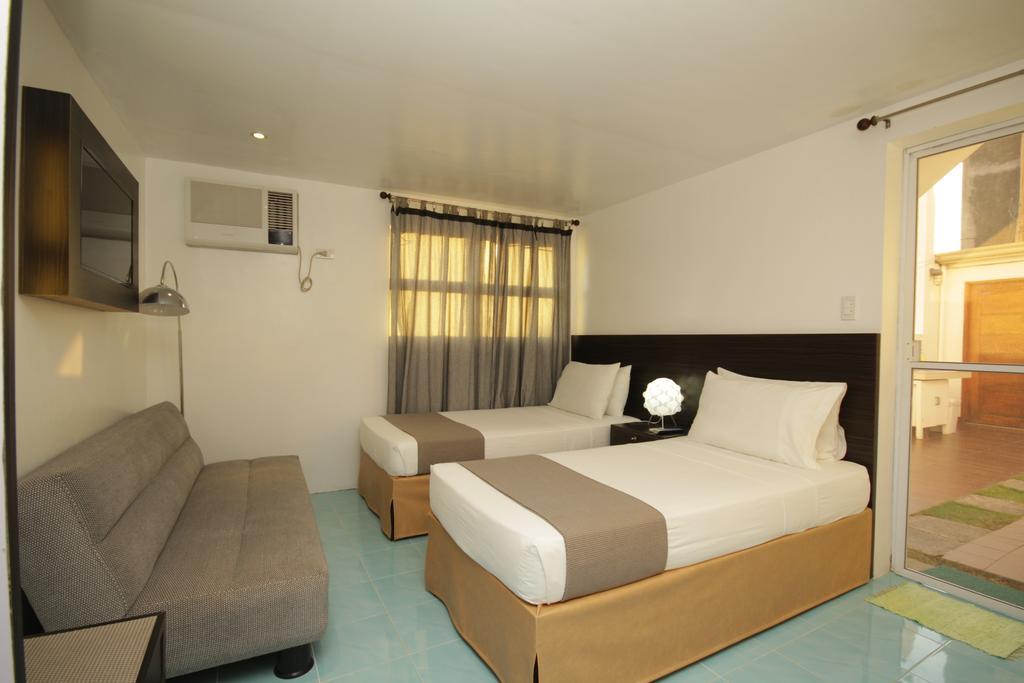 Bluewaves Westcliff Villa Balabag  ภายนอก รูปภาพ