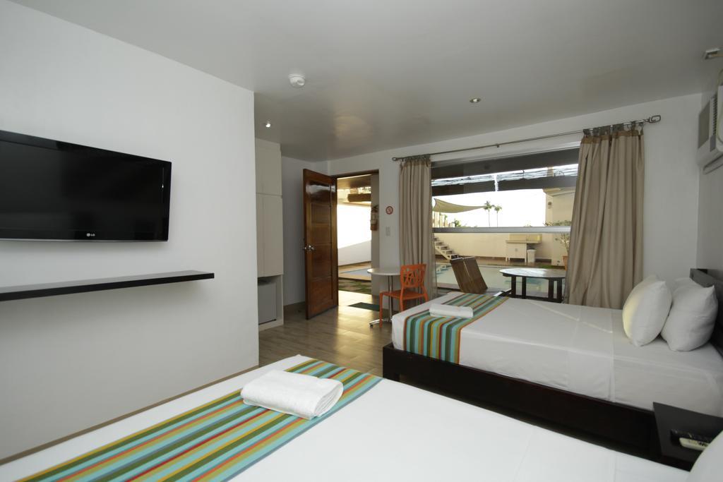 Bluewaves Westcliff Villa Balabag  ภายนอก รูปภาพ