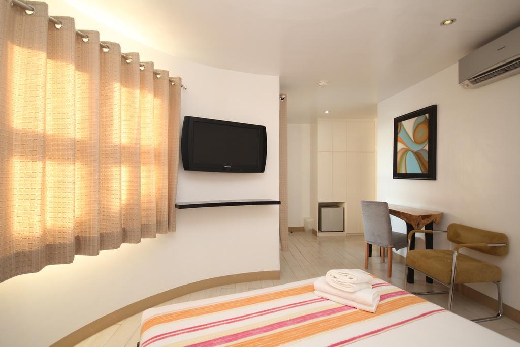 Bluewaves Westcliff Villa Balabag  ภายนอก รูปภาพ