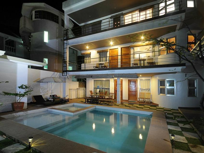 Bluewaves Westcliff Villa Balabag  ภายนอก รูปภาพ